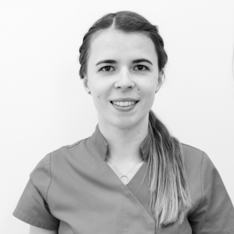 Gydytoja odontologė Viktorija Gžibovskytė. Plombavimas, pirminis kanalų gydymas, gydymo plano sudarymas, paprastas dantų šalinimas, profesionali burnos higiena, apžiūra.